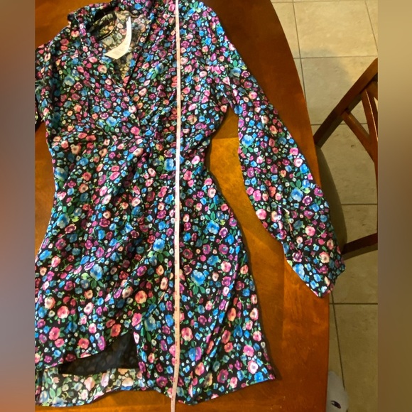 NWT Zara Faux wrap Floral V-Neck Wrap Dress size XS - Picture 7 of 7